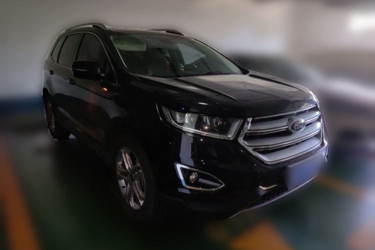 Used Ford Edge 2016 EcoBoost 245 Two-Wheel-Drive Titanium 7-Seater Front Right 45 Deg