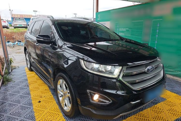Used Ford Edge 2016 EcoBoost 245 Two-Wheel-Drive Titanium 7-Seater Front Right 45 Deg