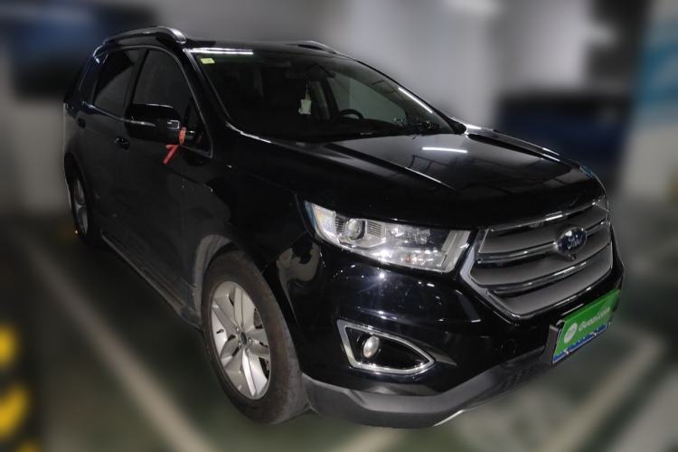 Used Ford Edge 2016 EcoBoost 245 Two-Wheel-Drive Platinum Edition 7-Seater Front Right 45 Deg