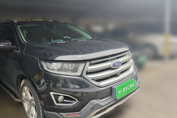 Used Ford Edge 2016 EcoBoost 245 Two-Wheel-Drive Titanium 7-Seater Front Right 45 Deg