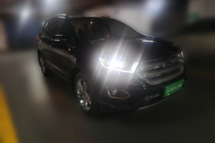 Used Ford Edge 2016 EcoBoost 245 Two-Wheel-Drive Titanium 7-Seater Front Right 45 Deg