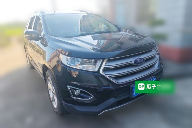 Used Ford Edge 2016 EcoBoost 245 Two-Wheel-Drive Titanium 5-Seater Front Right 45 Deg