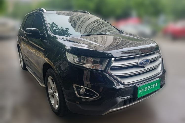 Used Ford Edge 2016 EcoBoost 245 Two-Wheel-Drive Titanium 5-Seater Front Right 45 Deg