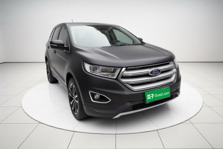 Used Ford Edge 2016 EcoBoost 245 Two-Wheel-Drive Titanium 5-Seater Front Right 45 Deg