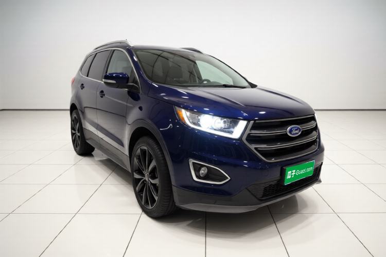 Used Ford Edge 2016 EcoBoost 330 V6 Four-Wheel Drive Sporty 7-Seater Front Right 45 Deg