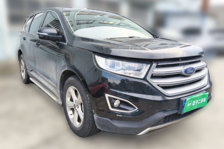 Used Ford Edge 2016 EcoBoost 245 Two-Wheel-Drive Titanium 5-Seater Front Right 45 Deg