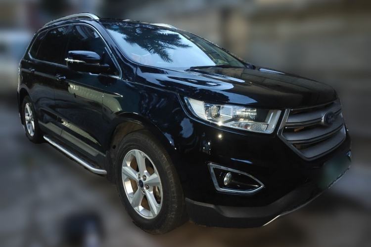 Used Ford Edge 2016 EcoBoost 245 Two-Wheel-Drive Titanium 5-Seater Front Right 45 Deg