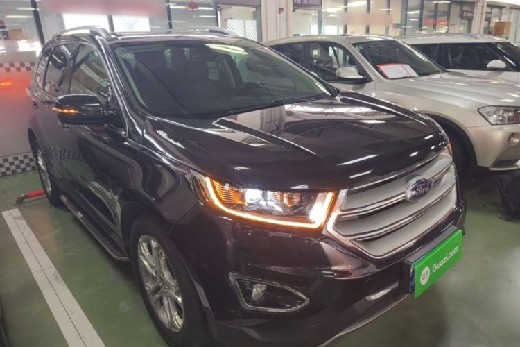 Used Ford Edge 2016 EcoBoost 245 Two-Wheel-Drive Titanium 7-Seater Front Right 45 Deg