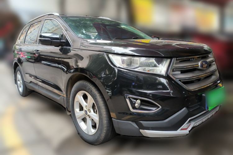 Used Ford Edge 2016 EcoBoost 245 Two-Wheel-Drive Titanium 5-Seater Front Right 45 Deg