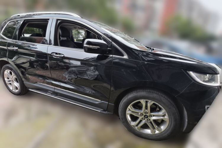 Used Ford Edge 2016 EcoBoost 245 Two-Wheel-Drive Titanium 7-Seater Front Right 45 Deg