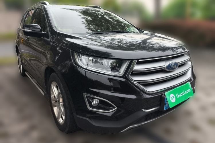 Used Ford Edge 2016 EcoBoost 245 Two-Wheel-Drive Titanium 7-Seater Front Right 45 Deg