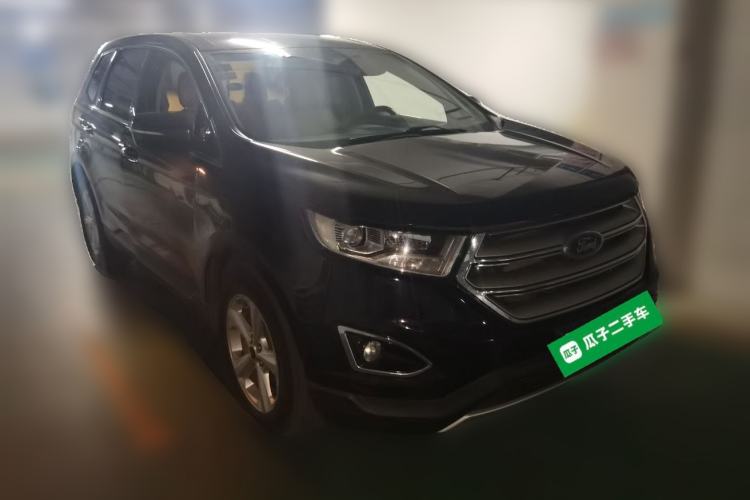 Used Ford Edge 2016 EcoBoost 245 Two-Wheel-Drive Titanium 5-Seater Front Right 45 Deg