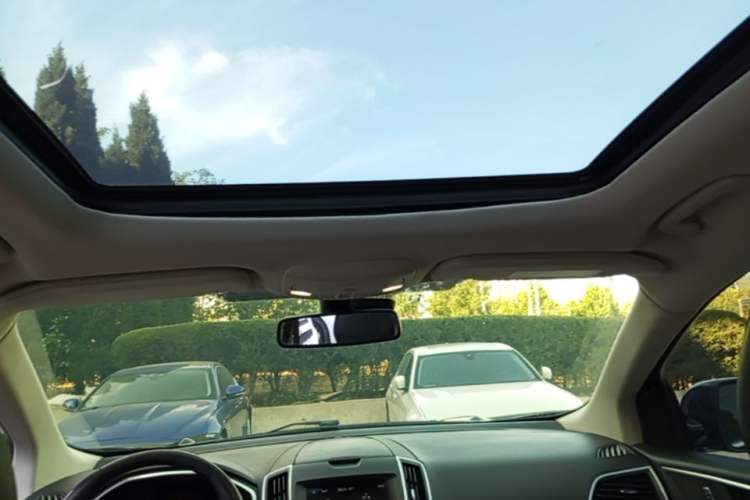 Used Ford Edge 2016 EcoBoost 245 Two-Wheel-Drive Titanium 7-Seater Headliner