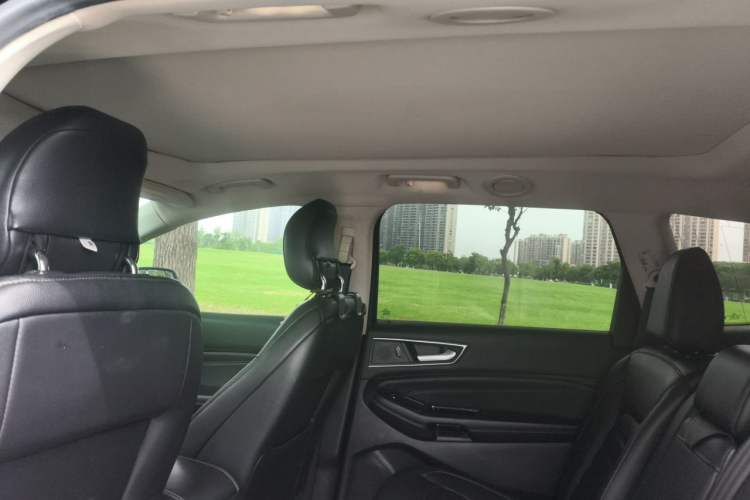 Used Ford Edge 2016 EcoBoost 245 Two-Wheel-Drive Titanium 7-Seater Headliner