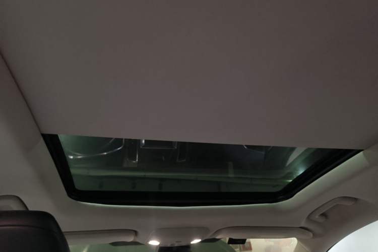 Used Ford Edge 2016 EcoBoost 245 Two-Wheel-Drive Titanium 7-Seater Headliner
