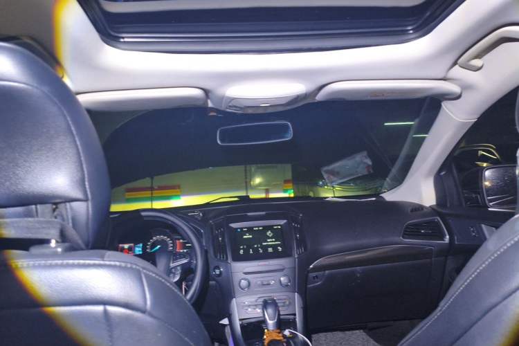 Used Ford Edge 2016 EcoBoost 245 Two-Wheel-Drive Titanium 7-Seater Headliner