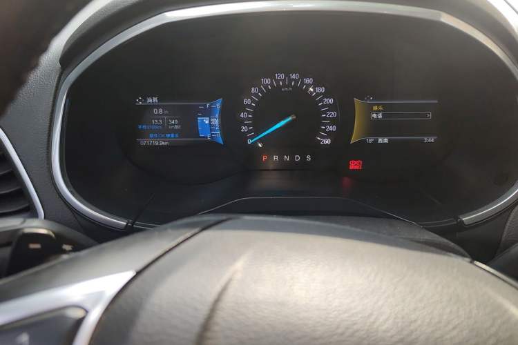 Used Ford Edge 2016 EcoBoost 245 Two-Wheel-Drive Titanium 7-Seater Instrument Cluster