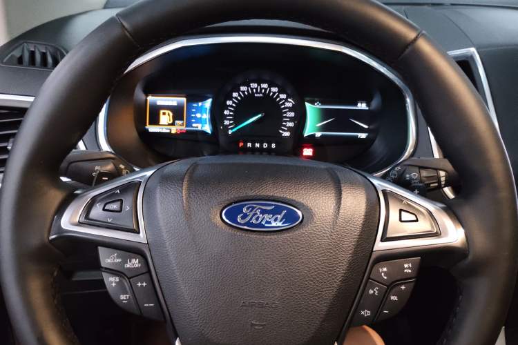 Used Ford Edge 2016 EcoBoost 245 Four-Wheel Drive Titanium Edition 7-Seater Instrument Cluster