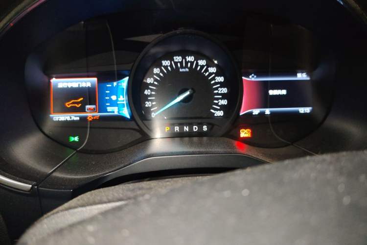 Used Ford Edge 2016 EcoBoost 245 Four-Wheel Drive Titanium Edition 7-Seater Instrument Cluster