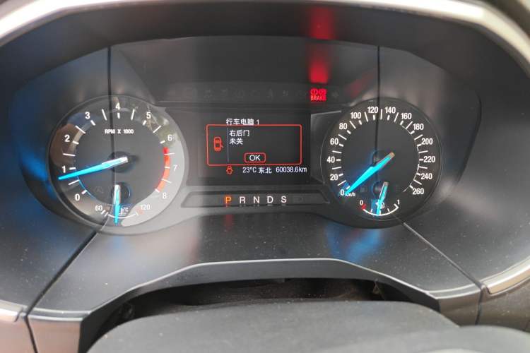 Used Ford Edge 2016 EcoBoost 245 Two-Wheel-Drive Titanium 5-Seater Instrument Cluster