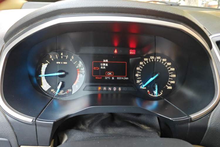 Used Ford Edge 2016 EcoBoost 245 Two-Wheel-Drive Titanium 5-Seater Instrument Cluster