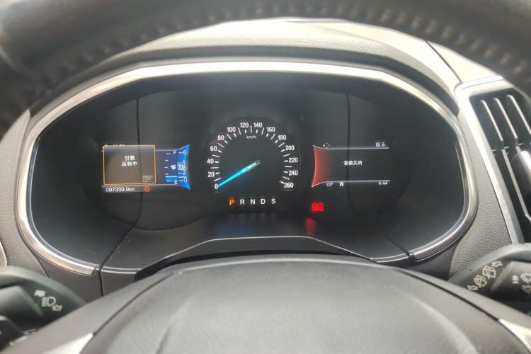 Used Ford Edge 2016 EcoBoost 245 Two-Wheel-Drive Titanium 7-Seater Instrument Cluster