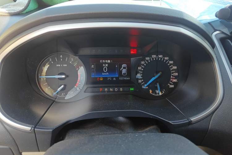 Used Ford Edge 2016 EcoBoost 245 Two-Wheel-Drive Titanium 5-Seater Instrument Cluster