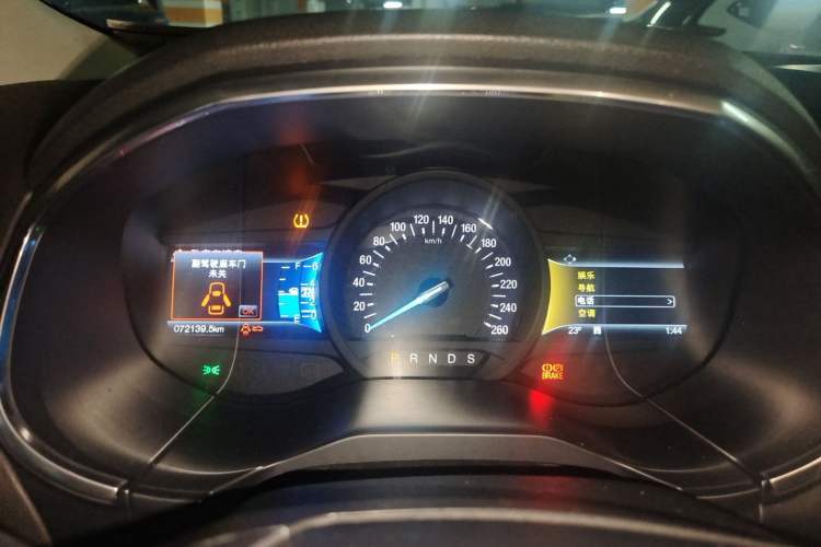 Used Ford Edge 2016 EcoBoost 245 Two-Wheel-Drive Titanium 7-Seater Instrument Cluster