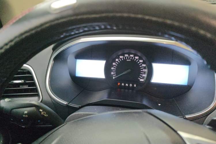 Used Ford Edge 2016 EcoBoost 245 Two-Wheel-Drive Titanium 7-Seater Instrument Cluster