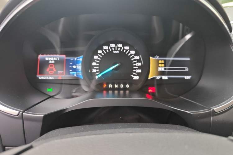 Used Ford Edge 2016 EcoBoost 330 V6 Four-Wheel Drive Sporty 7-Seater Instrument Cluster