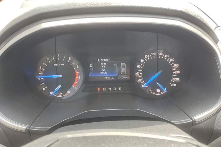 Used Ford Edge 2016 EcoBoost 245 Two-Wheel-Drive Titanium 5-Seater Instrument Cluster