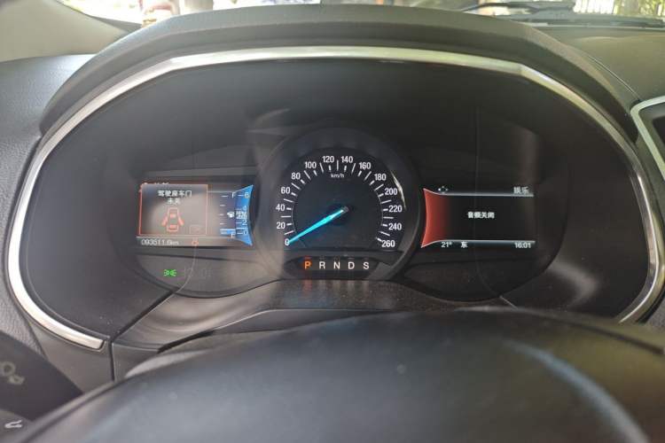 Used Ford Edge 2016 EcoBoost 245 Two-Wheel-Drive Titanium 7-Seater Instrument Cluster