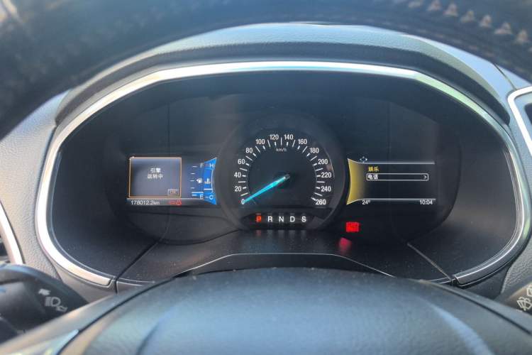 Used Ford Edge 2016 EcoBoost 245 Two-Wheel-Drive Titanium 7-Seater Instrument Cluster