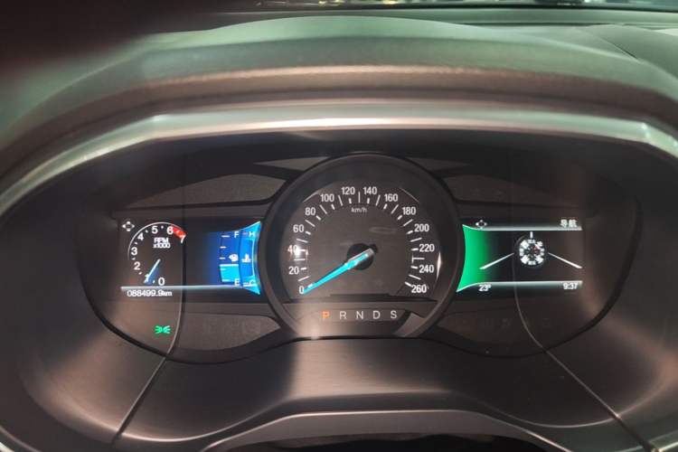 Used Ford Edge 2016 EcoBoost 245 Four-Wheel Drive Titanium Edition 7-Seater Instrument Cluster