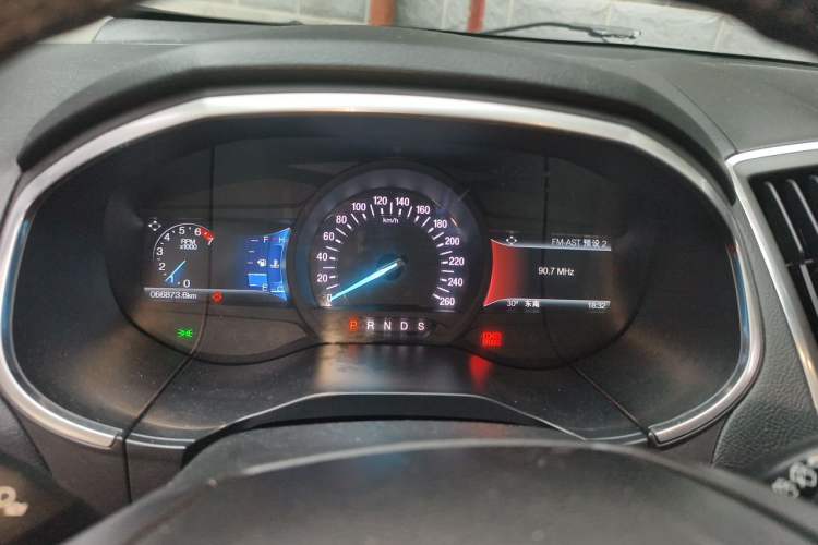 Used Ford Edge 2016 EcoBoost 245 Two-Wheel-Drive Titanium 7-Seater Instrument Cluster