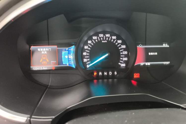 Used Ford Edge 2016 EcoBoost 245 Two-Wheel-Drive Titanium 7-Seater Instrument Cluster