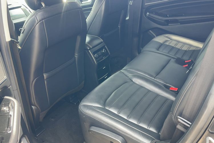 Used Ford Edge 2016 EcoBoost 245 Two-Wheel-Drive Titanium 7-Seater Interior 2