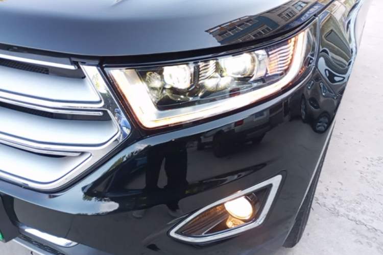 Used Ford Edge 2016 EcoBoost 245 Two-Wheel-Drive Titanium 7-Seater Left Front Headlight