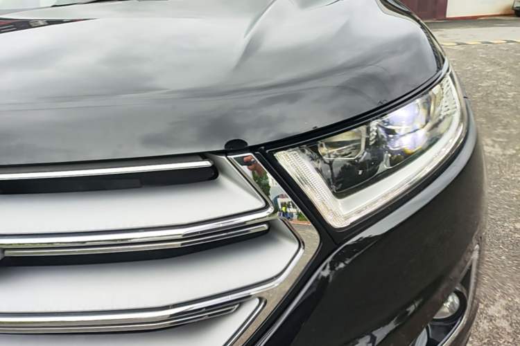 Used Ford Edge 2016 EcoBoost 245 Two-Wheel-Drive Titanium 7-Seater Left Front Headlight