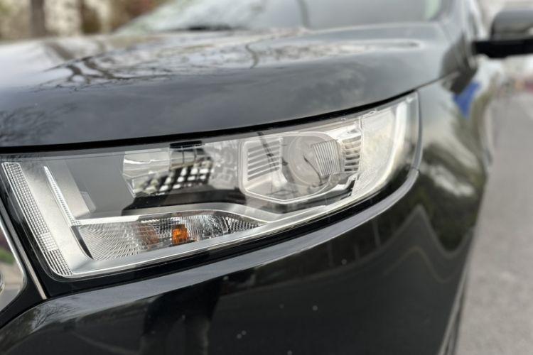 Used Ford Edge 2016 EcoBoost 245 Two-Wheel-Drive Platinum Edition 7-Seater Left Front Headlight