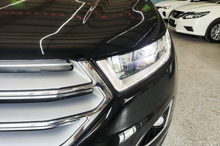 Used Ford Edge 2016 EcoBoost 245 Two-Wheel-Drive Titanium 7-Seater Left Front Headlight