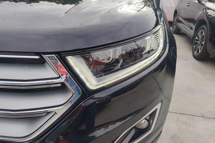 Used Ford Edge 2016 EcoBoost 245 Two-Wheel-Drive Titanium 7-Seater Left Front Headlight