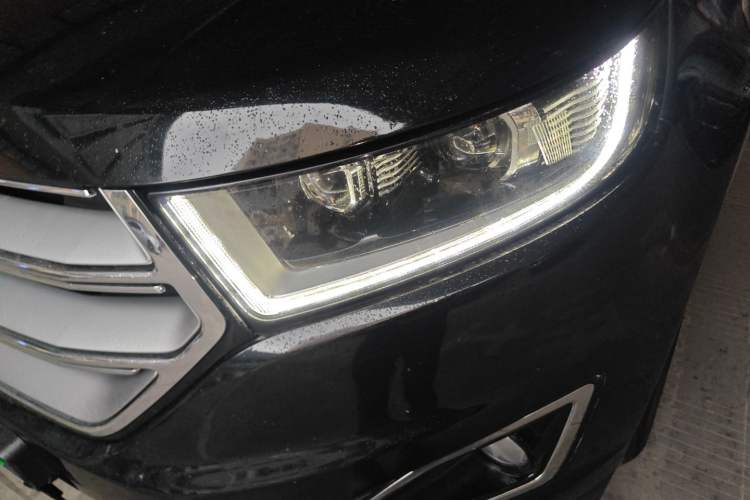 Used Ford Edge 2016 EcoBoost 245 Two-Wheel-Drive Titanium 5-Seater Left Front Headlight