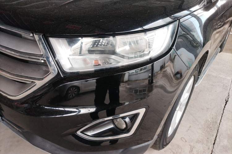 Used Ford Edge 2016 EcoBoost 245 Two-Wheel-Drive Titanium 5-Seater Left Front Headlight