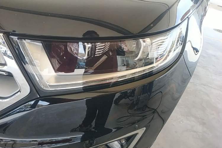 Used Ford Edge 2016 EcoBoost 245 Two-Wheel-Drive Titanium 7-Seater Left Front Headlight