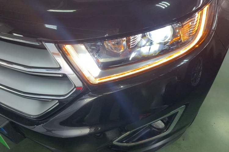 Used Ford Edge 2016 EcoBoost 245 Two-Wheel-Drive Titanium 7-Seater Left Front Headlight
