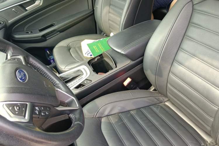 Used Ford Edge 2016 EcoBoost 245 Two-Wheel-Drive Titanium 7-Seater Left Front Seat