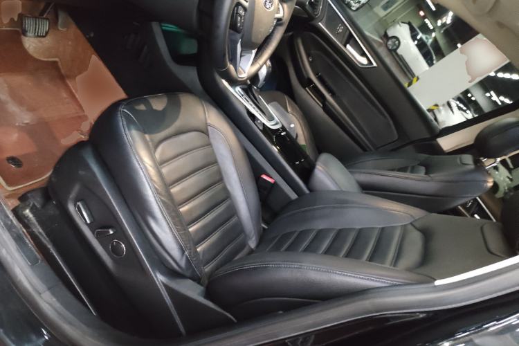 Used Ford Edge 2016 EcoBoost 245 Four-Wheel Drive Titanium Edition 7-Seater Left Front Seat
