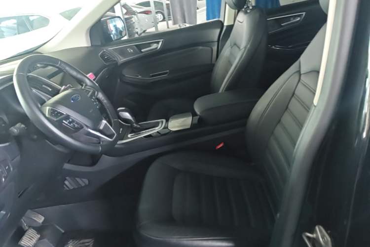Used Ford Edge 2016 EcoBoost 245 Two-Wheel-Drive Titanium 7-Seater Left Front Seat