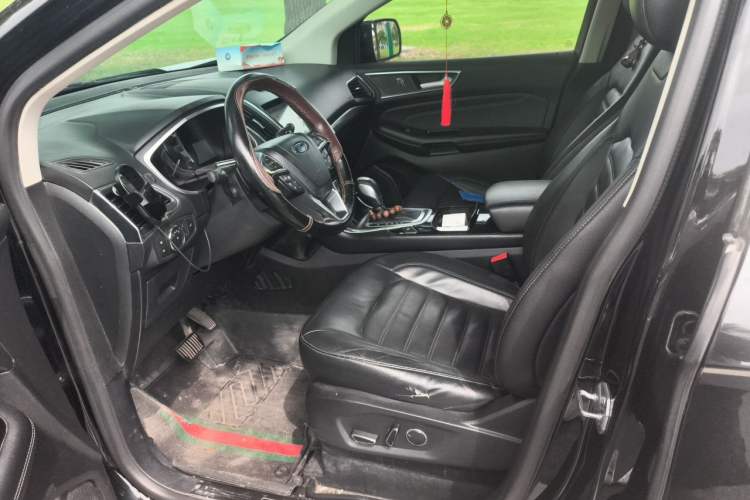 Used Ford Edge 2016 EcoBoost 245 Two-Wheel-Drive Titanium 7-Seater Left Front Seat